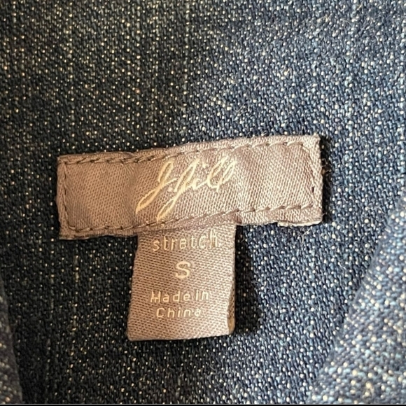 J. Jill Women’s Denim Blue Jean Jacket Size S Stretch Pockets Button Front - Picture 5 of 6